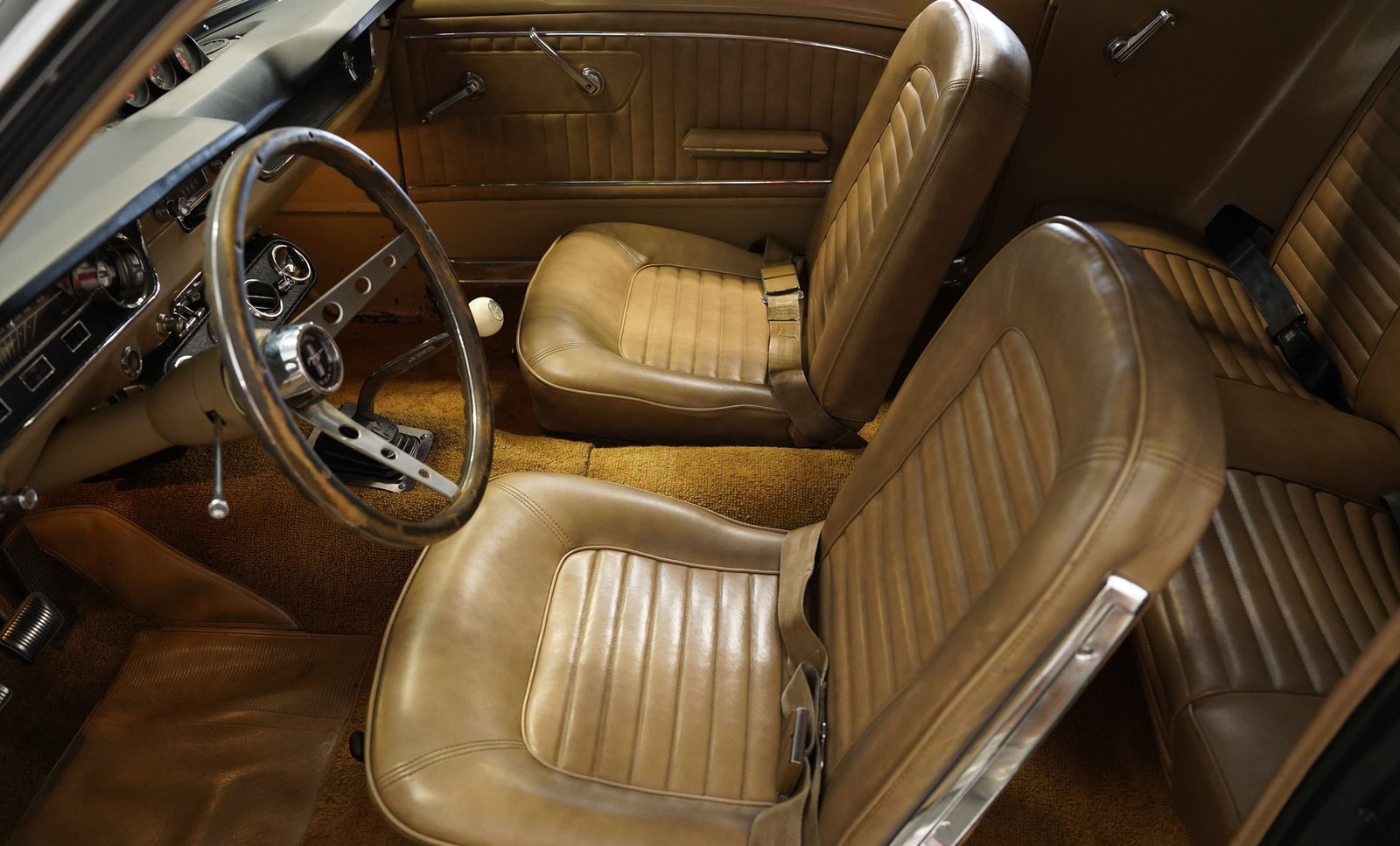 Ford 1965 Mustang - Imagem 17