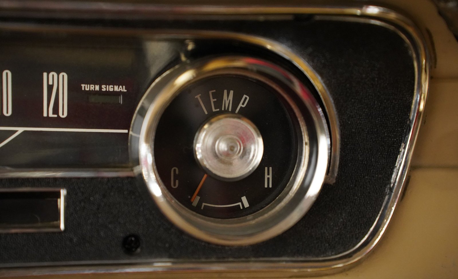 Ford 1965 Mustang - Imagem 12