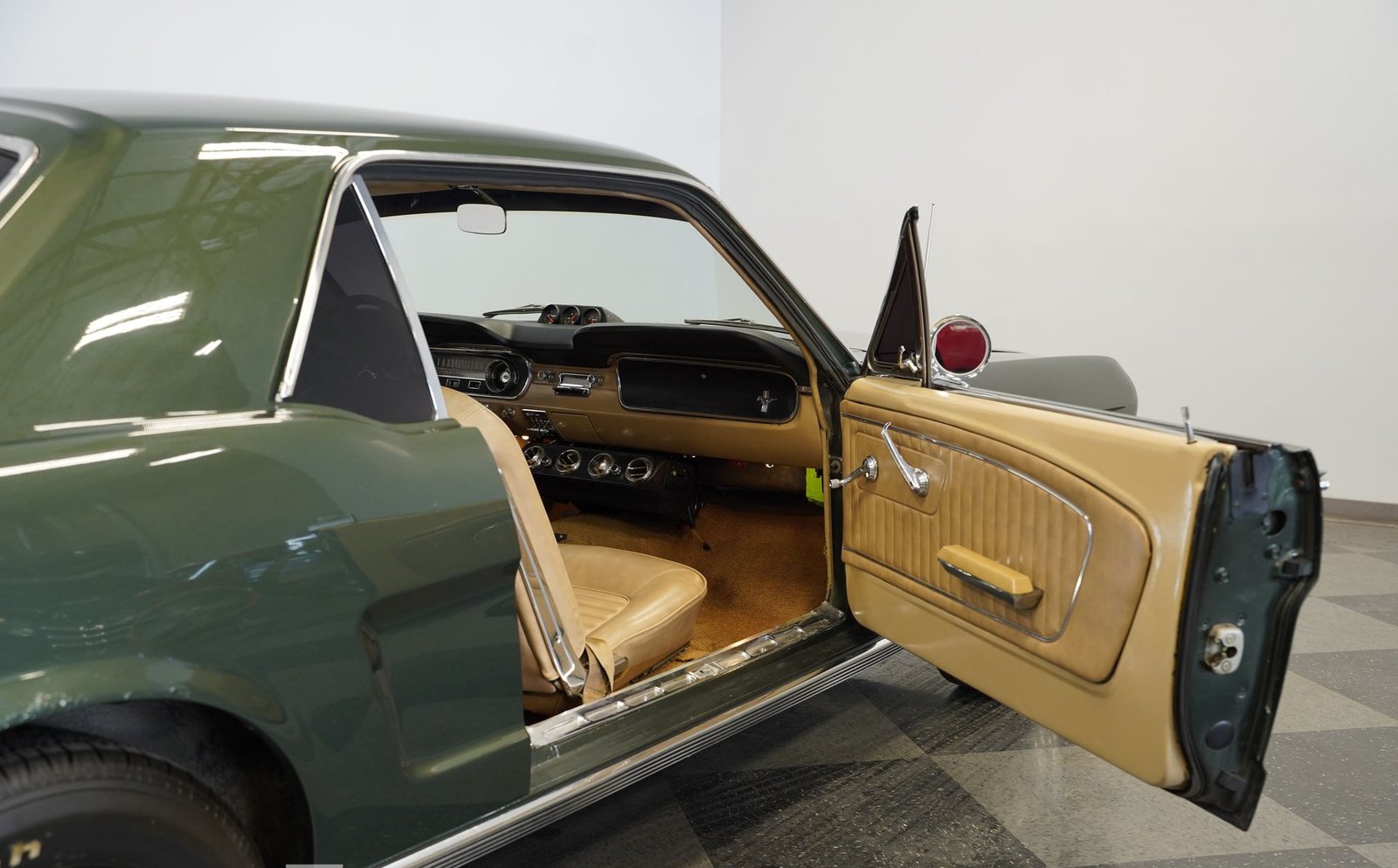 Ford 1965 Mustang - Imagem 4