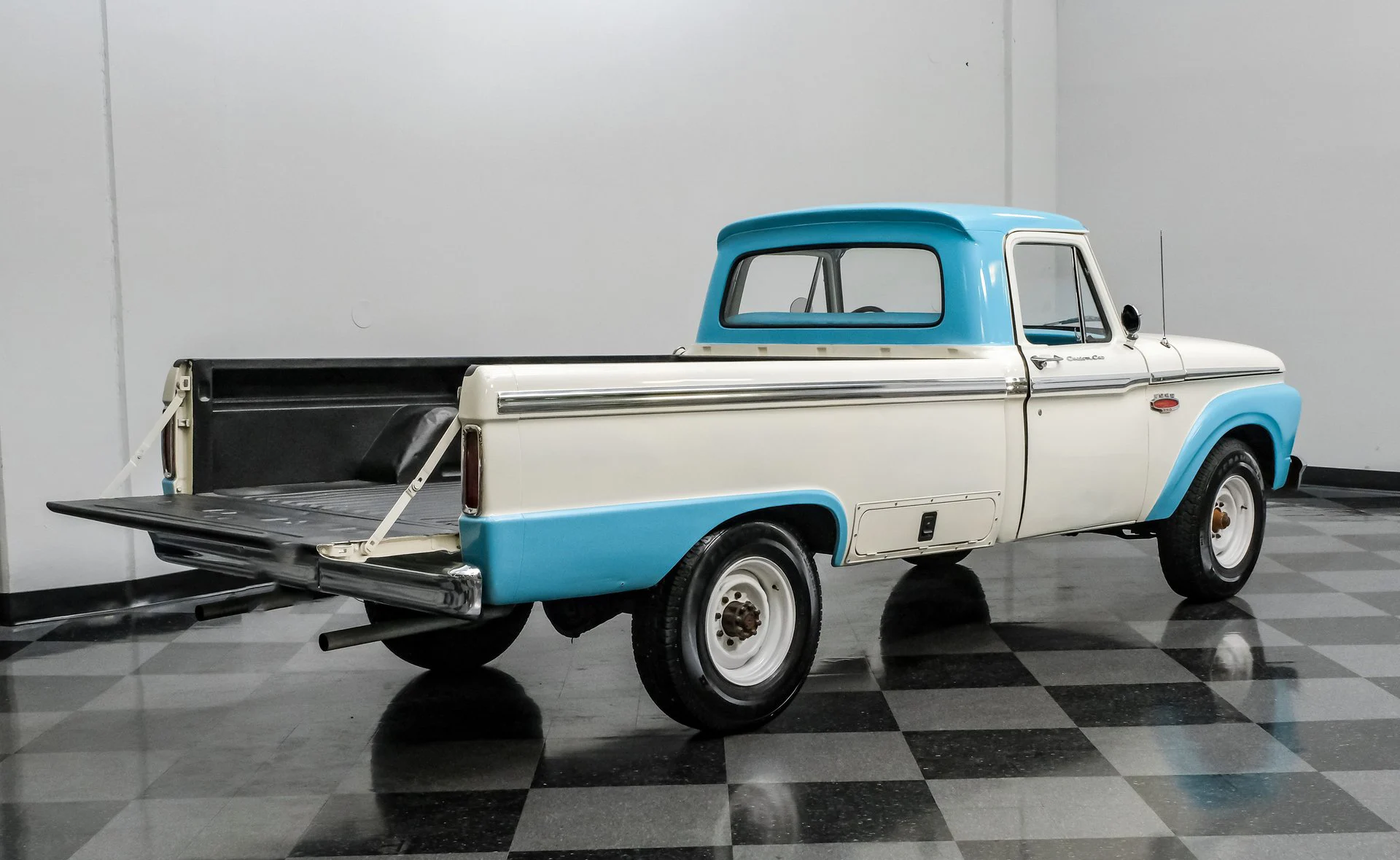Ford F-250 Camper Special 1966 - foto 3