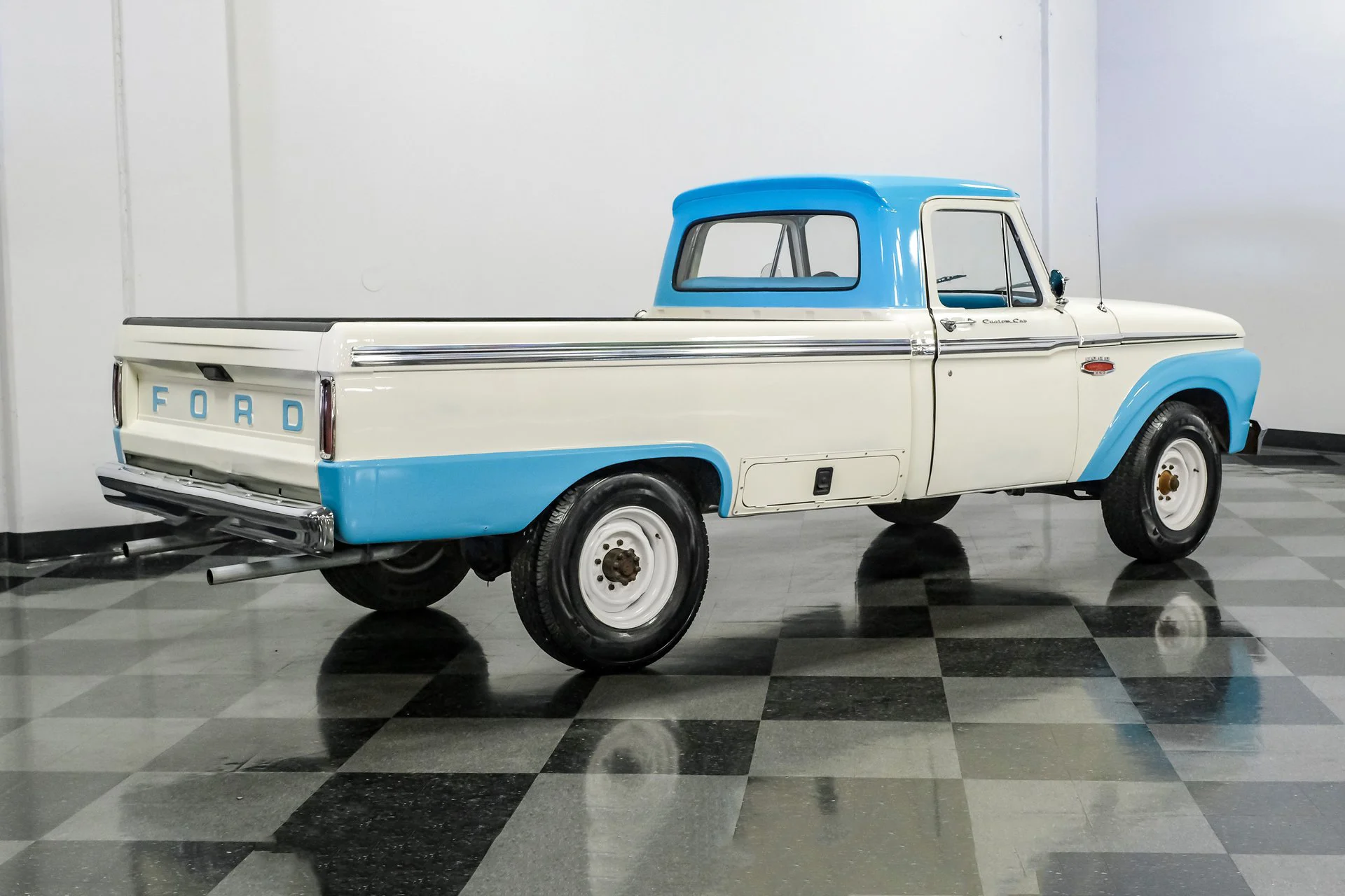 Ford F-250 Camper Special 1966 - foto 32