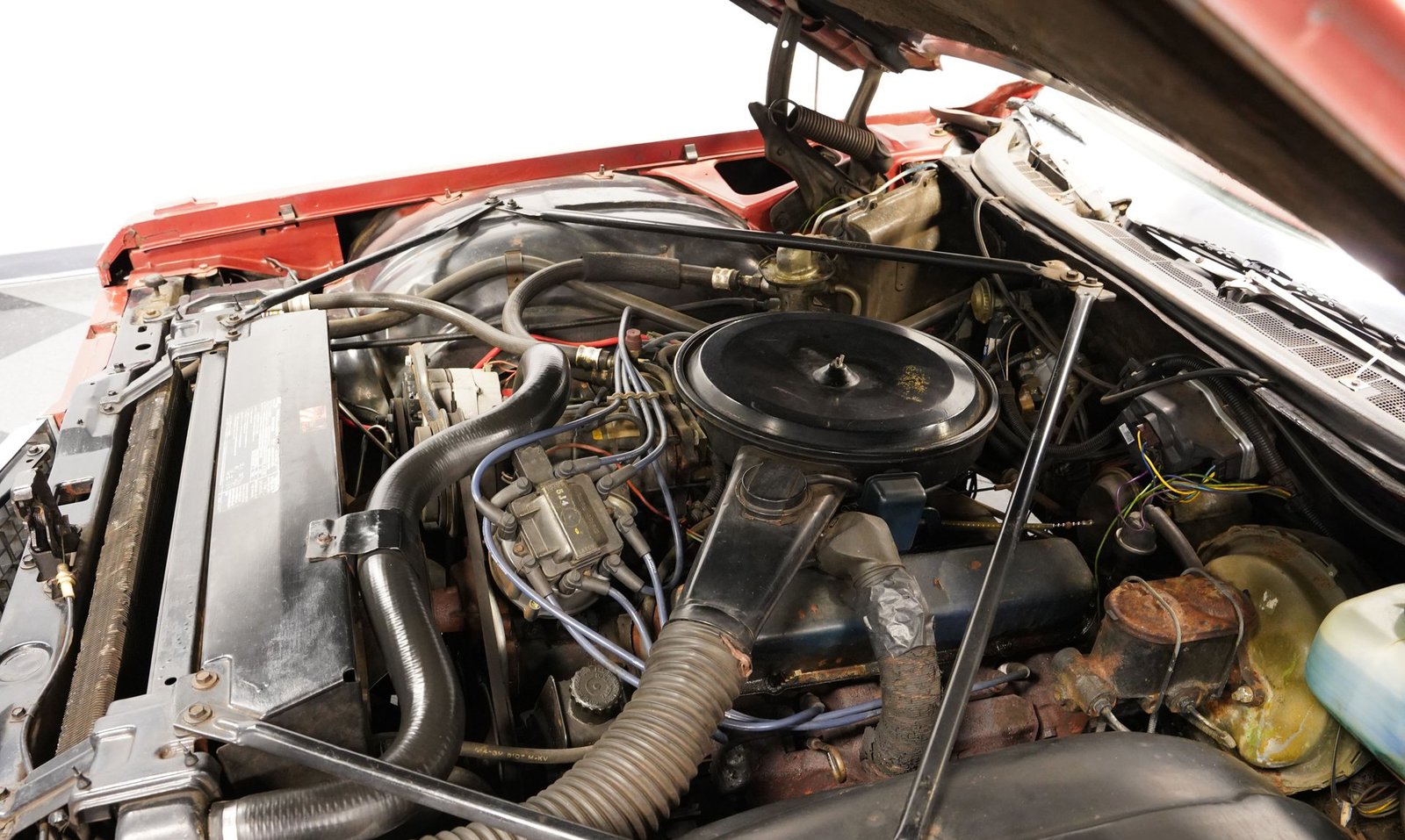 Cadillac 1976 Coupe DeVille - Imagem 17