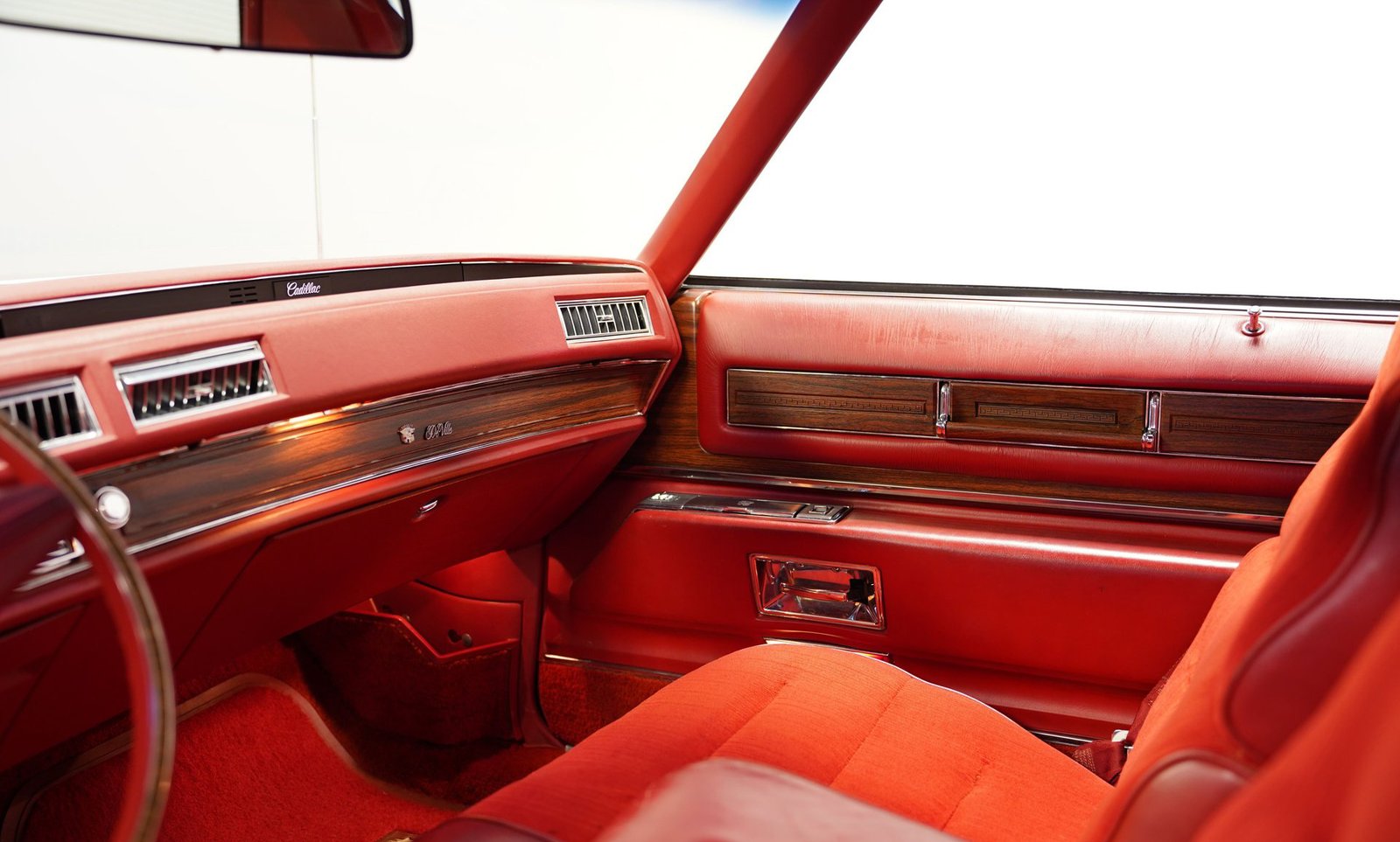 Cadillac 1976 Coupe DeVille - Imagem 11