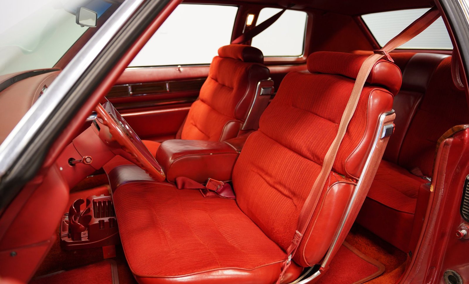 Cadillac 1976 Coupe DeVille - Imagem 10