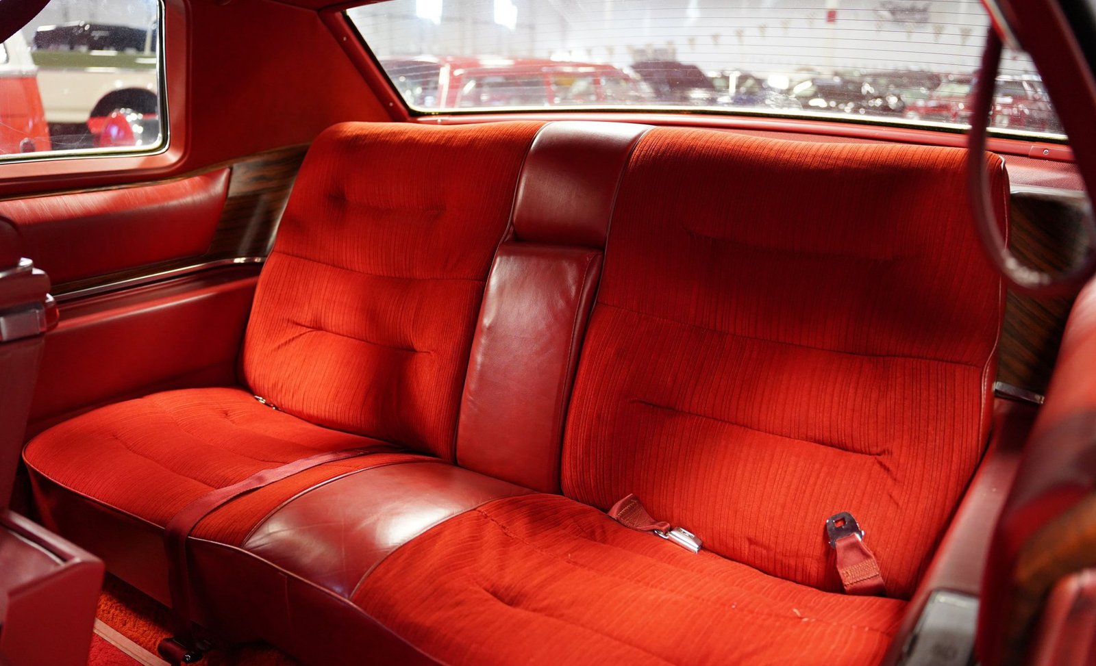 Cadillac 1976 Coupe DeVille - Imagem 9