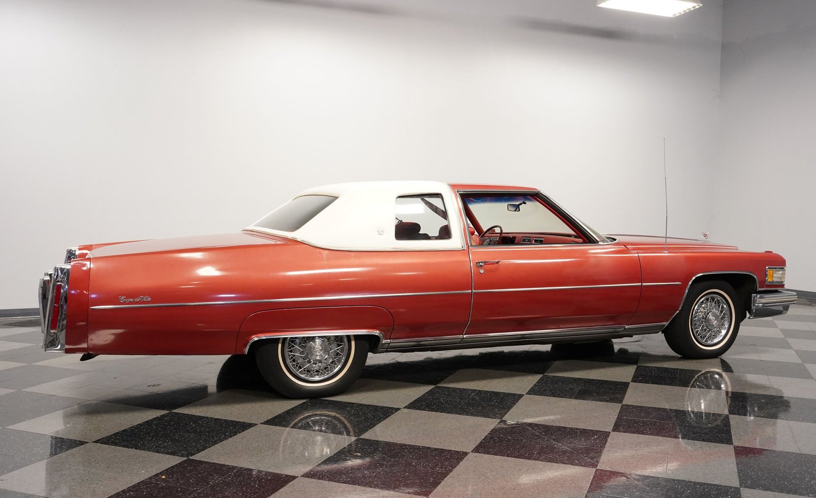 Cadillac 1976 Coupe DeVille - Imagem 27