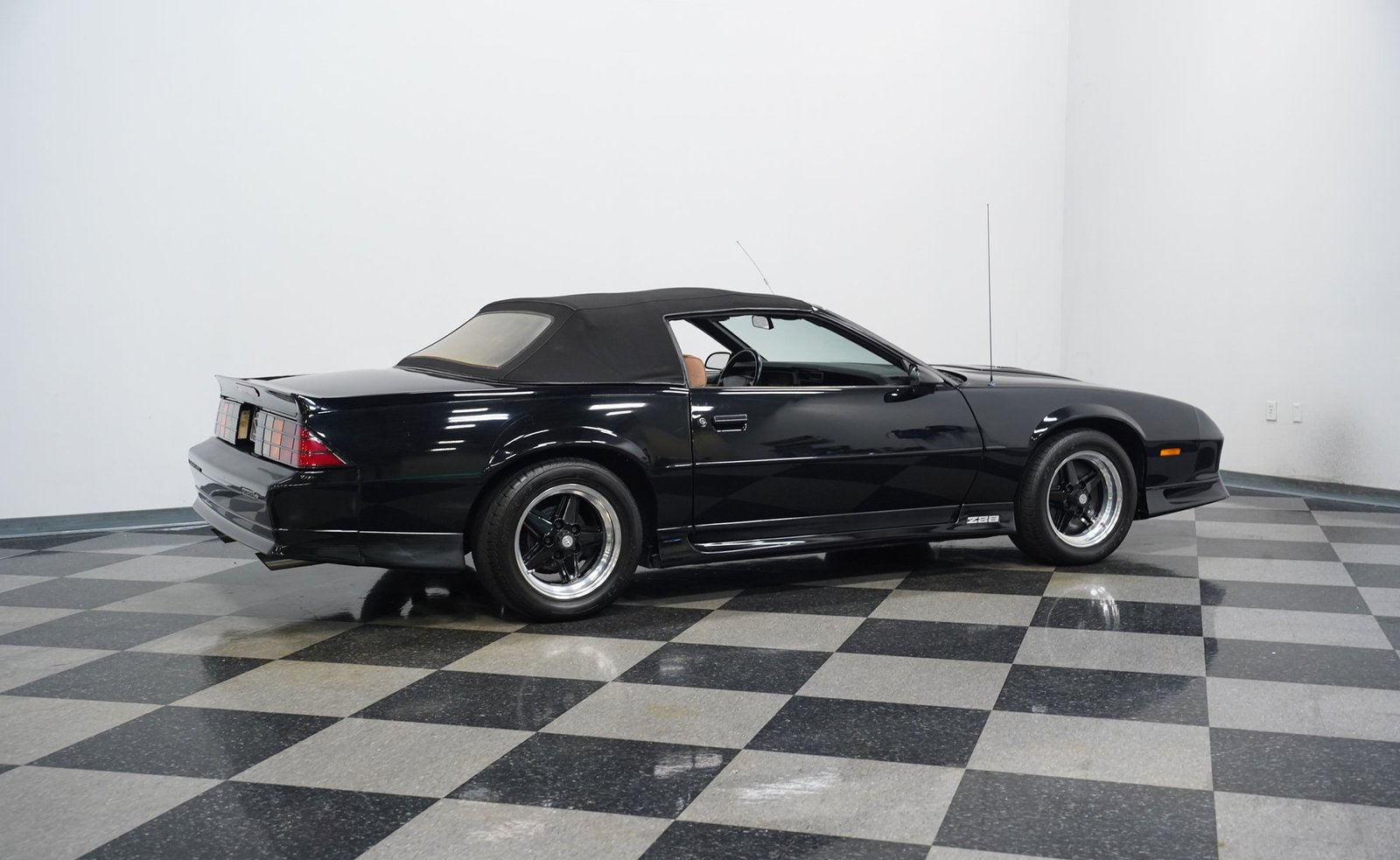 Chevrolet 1991 Camaro Z28 Conversível - Imagem 32