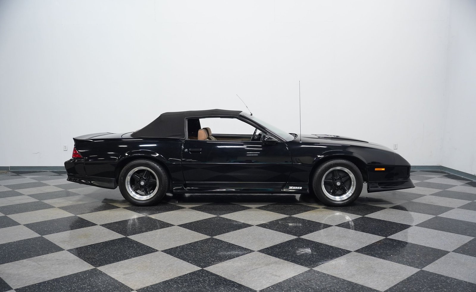 Chevrolet 1991 Camaro Z28 Conversível - Imagem 31