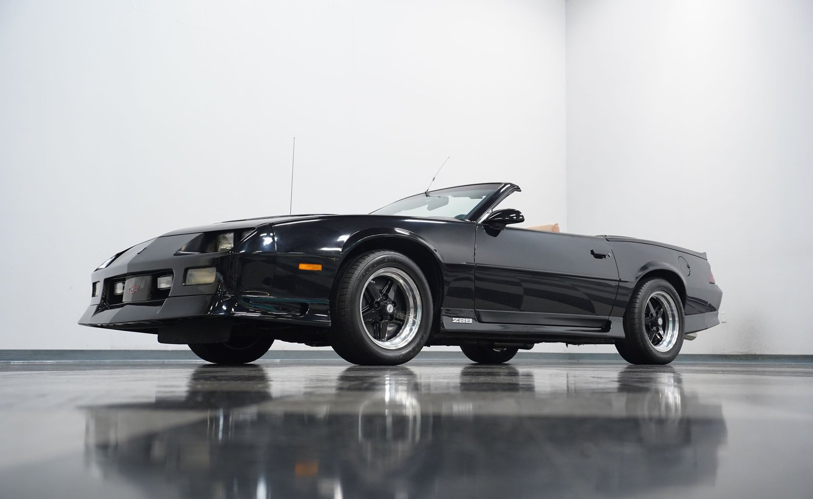 Chevrolet 1991 Camaro Z28 Conversível - Imagem 26