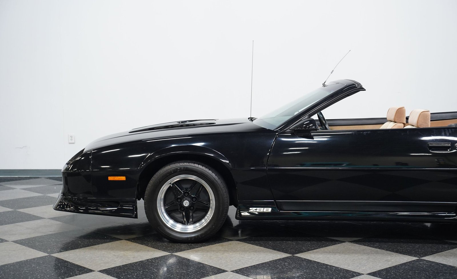 Chevrolet 1991 Camaro Z28 Conversível - Imagem 25