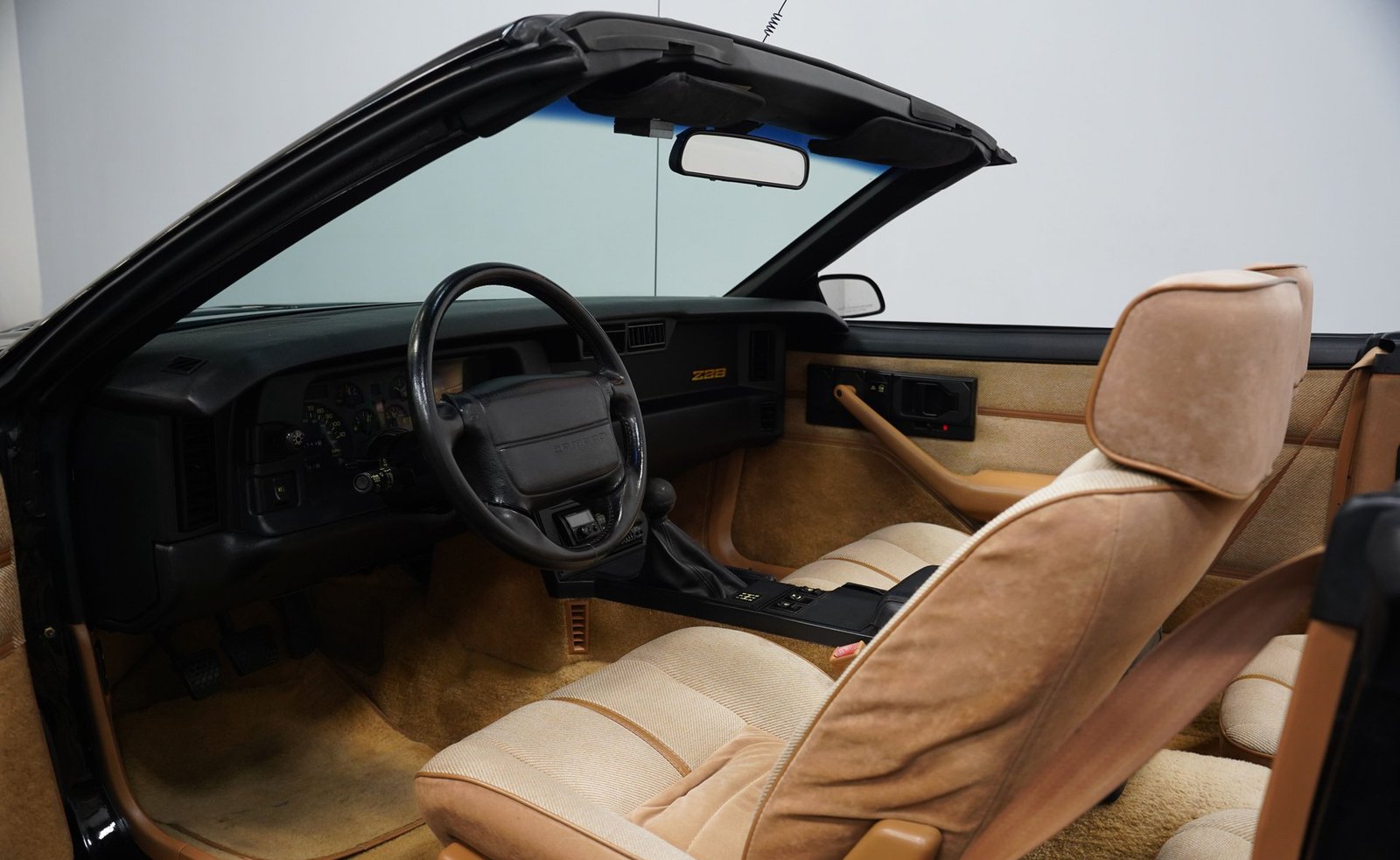 Chevrolet 1991 Camaro Z28 Conversível - Imagem 40