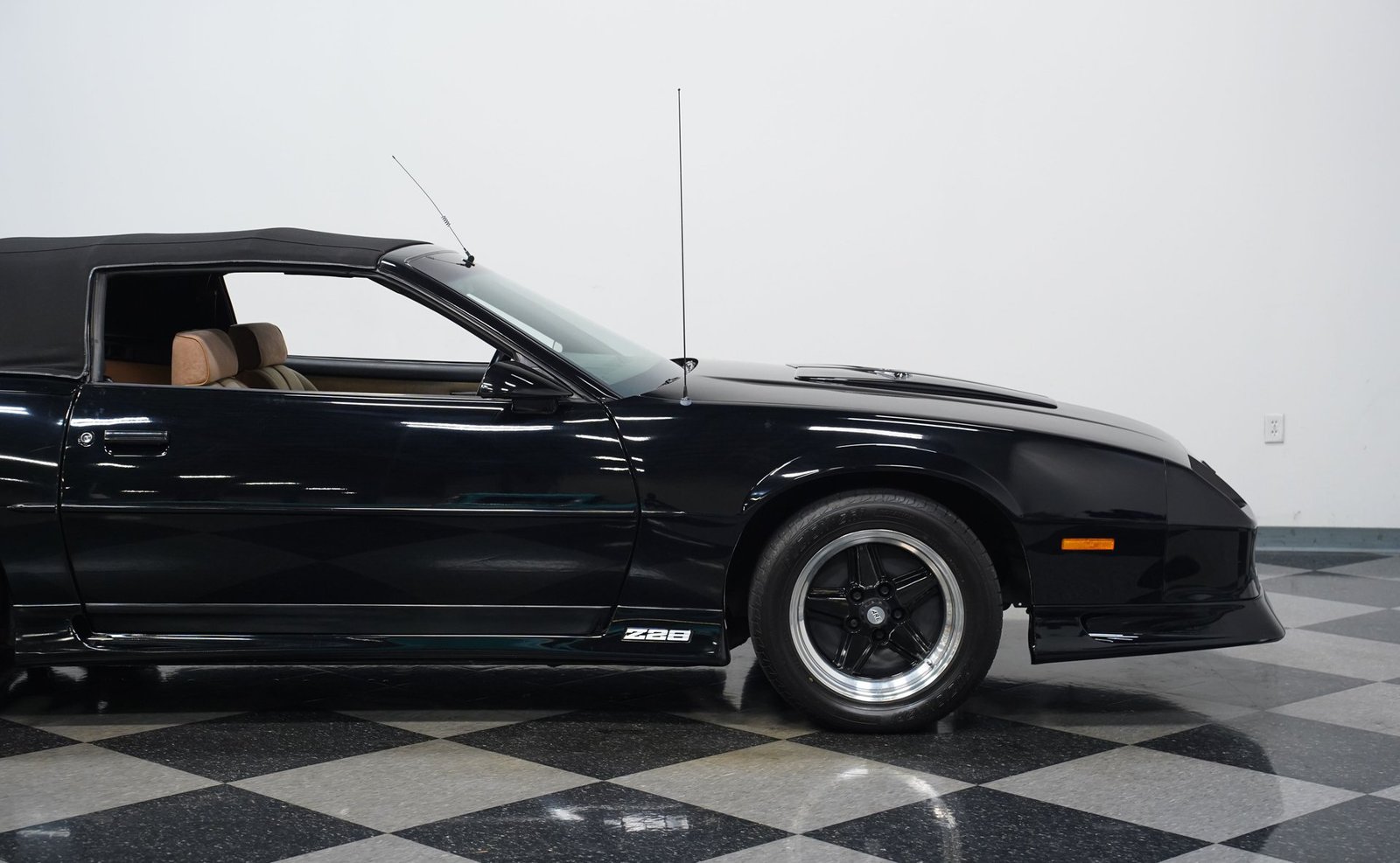 Chevrolet 1991 Camaro Z28 Conversível - Imagem 22