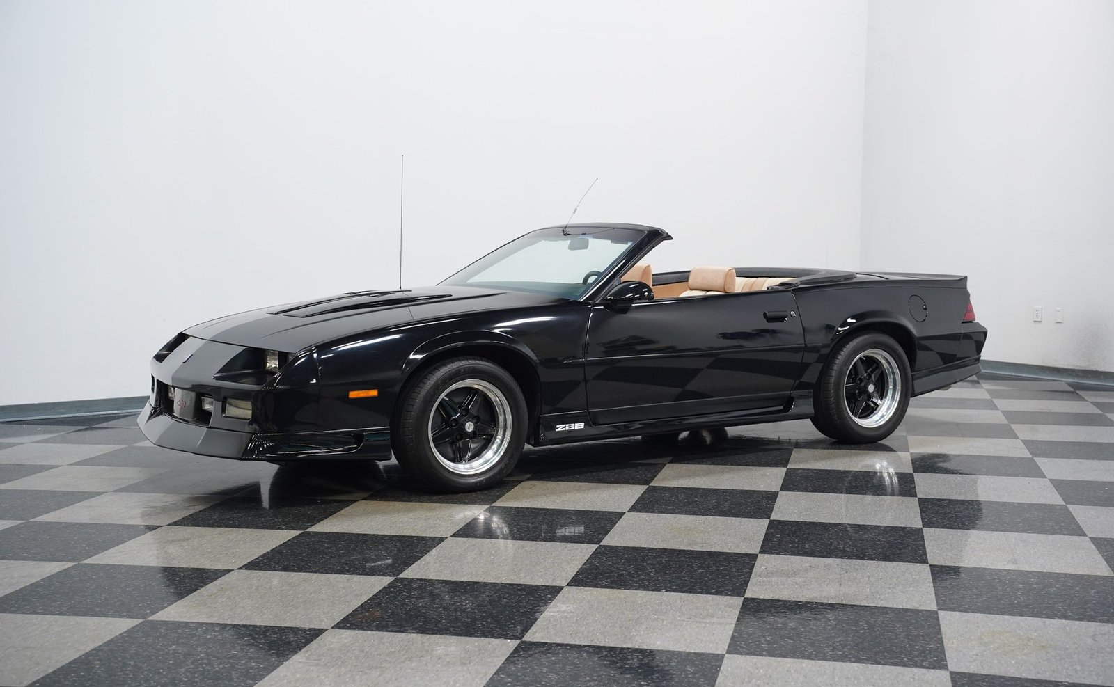Chevrolet 1991 Camaro Z28 Conversível - Imagem 38