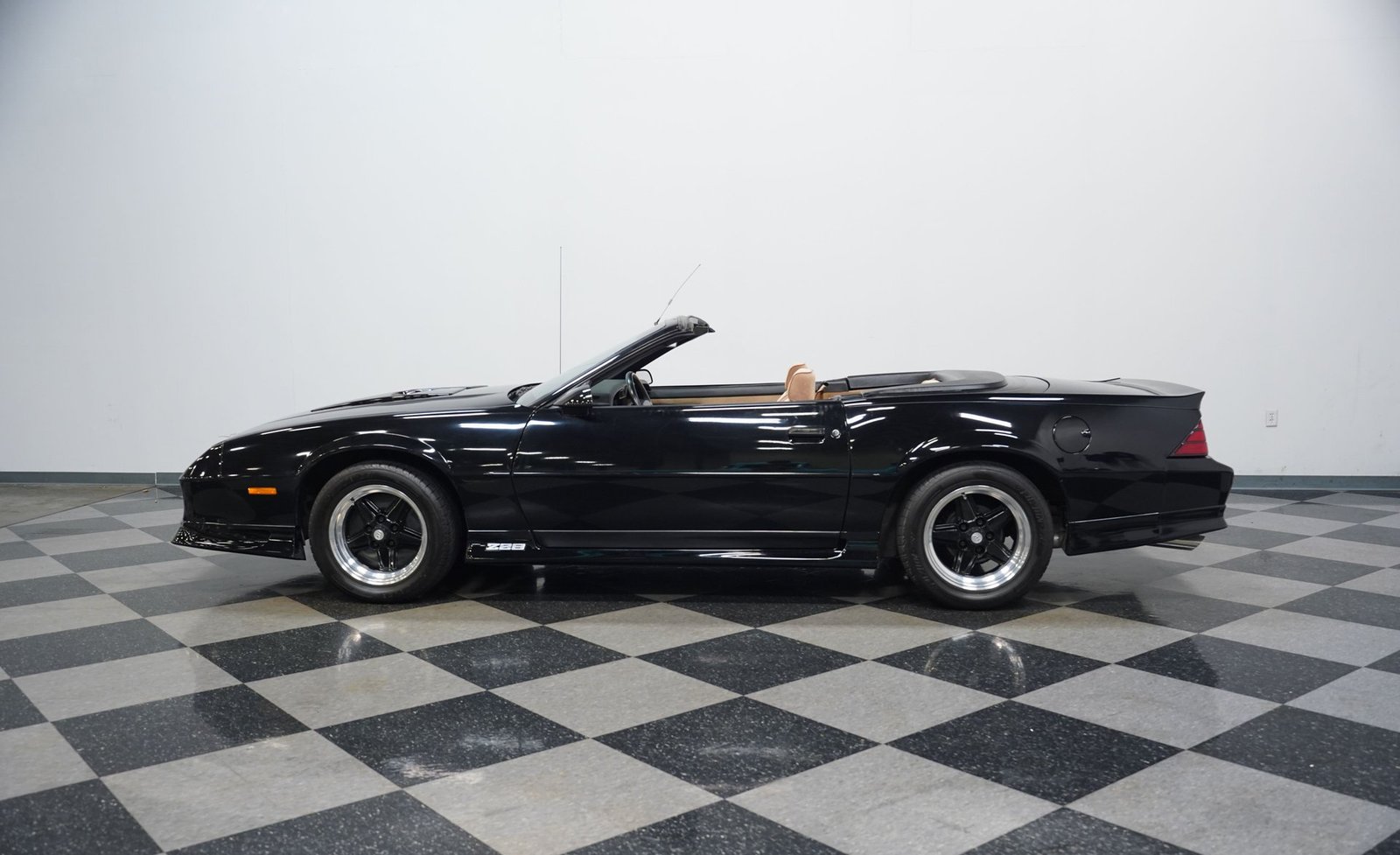Chevrolet 1991 Camaro Z28 Conversível - Imagem 37