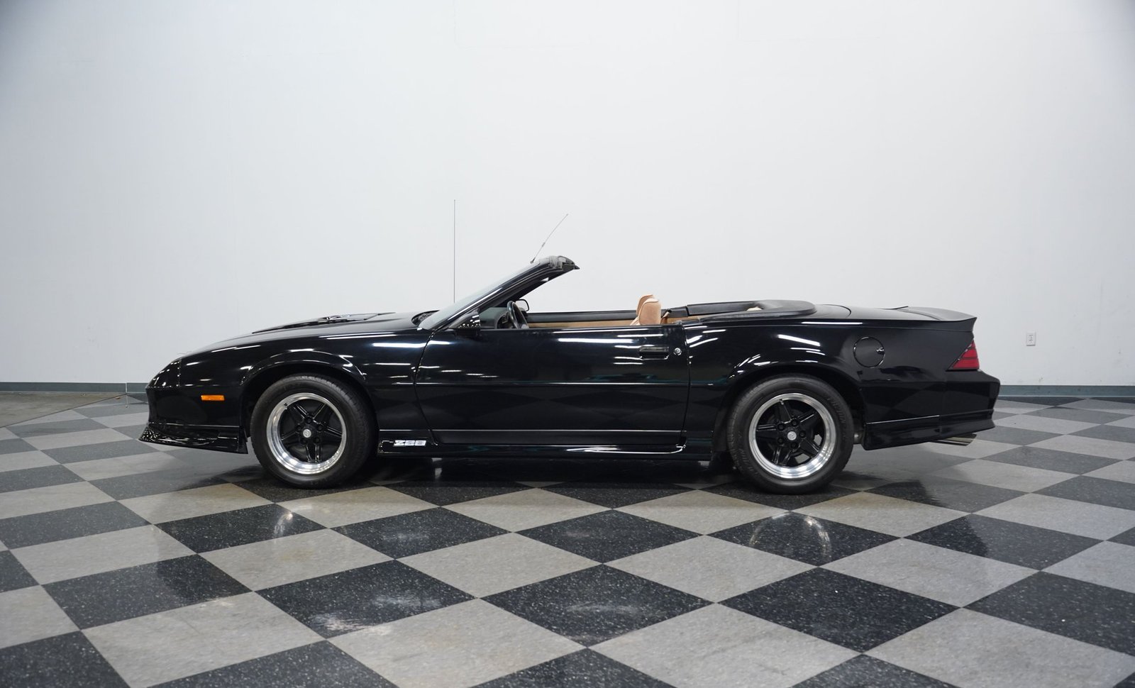 Chevrolet 1991 Camaro Z28 Conversível - Imagem 42