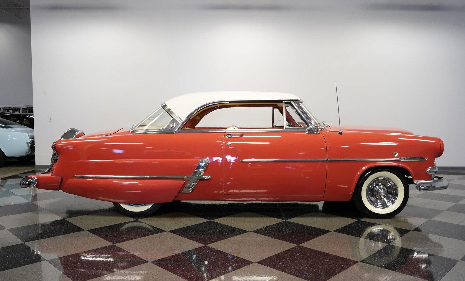 Ford 1953 Crestline Victoria - Imagem 24