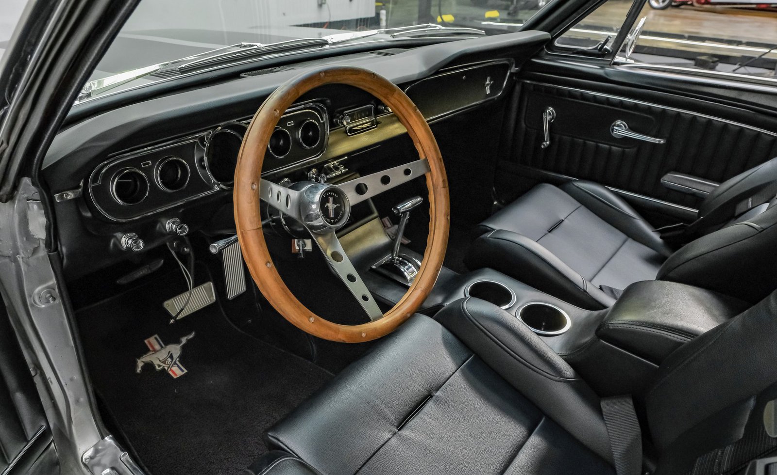Ford 1965 Mustang - Imagem 40