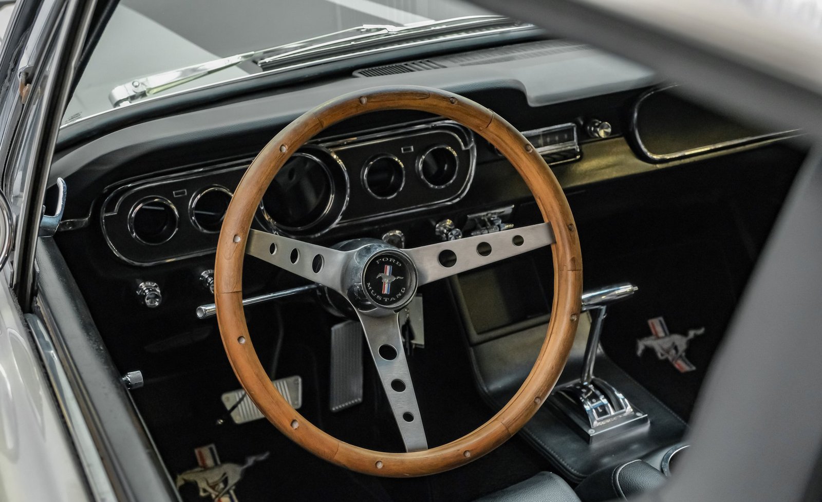 Ford 1965 Mustang - Imagem 15