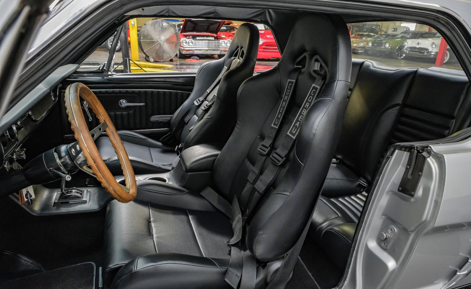 Ford 1965 Mustang - Imagem 8
