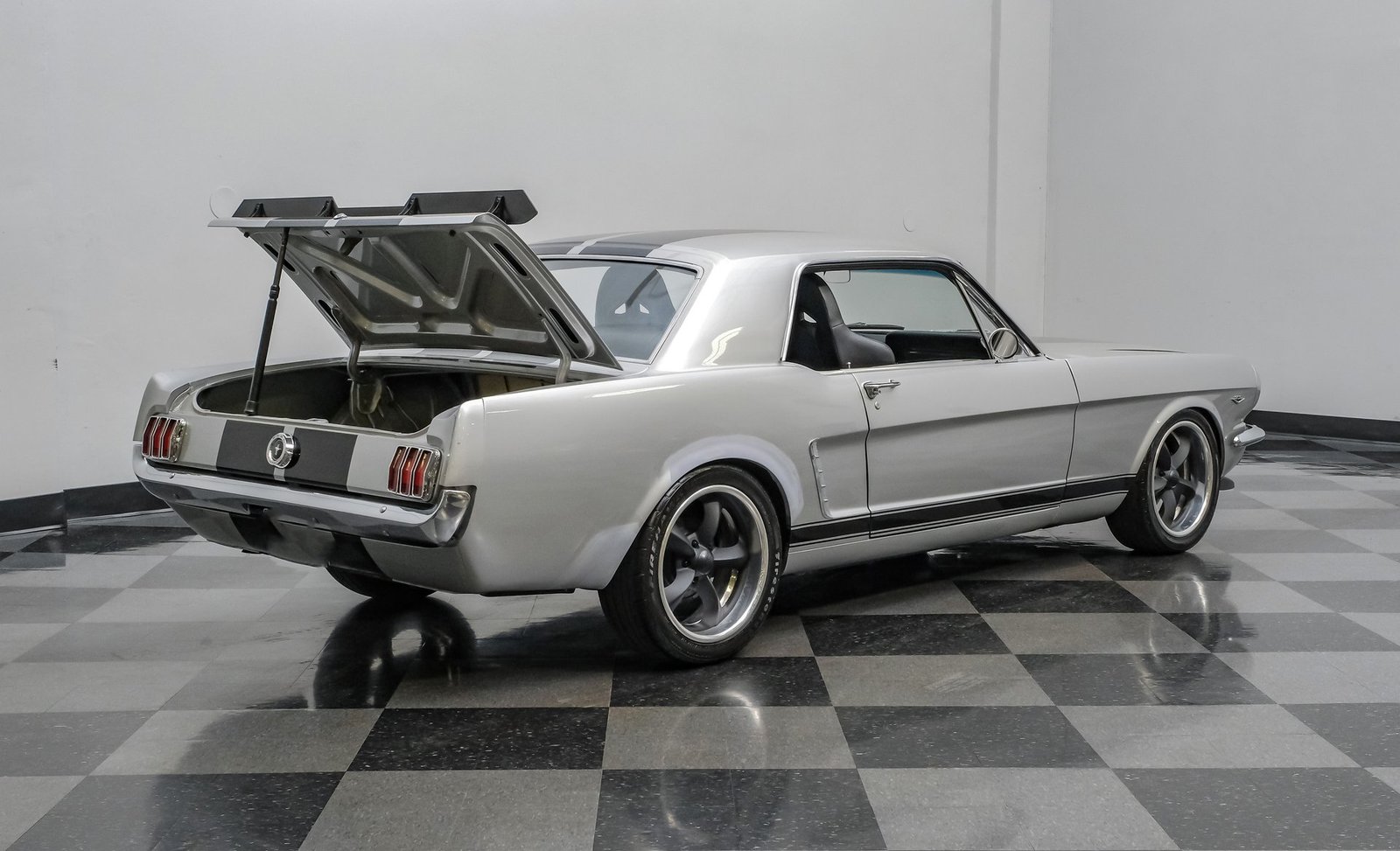 Ford 1965 Mustang - Imagem 3