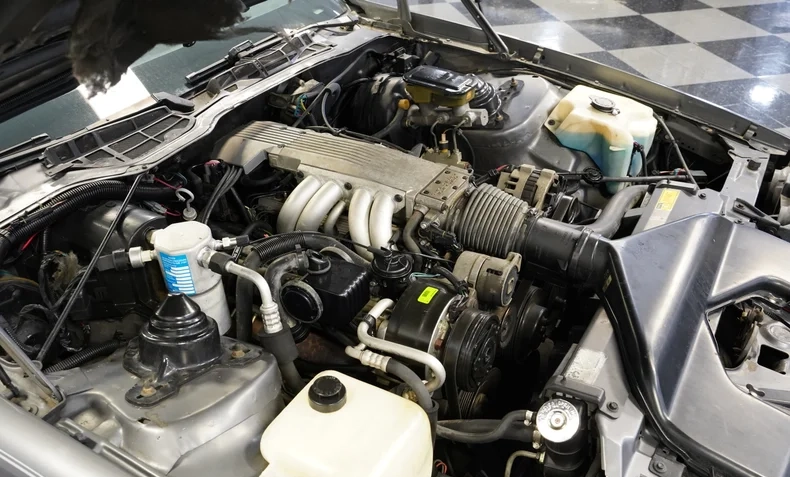 Chevrolet 1988 Camaro IROC Z28 - Imagem 14