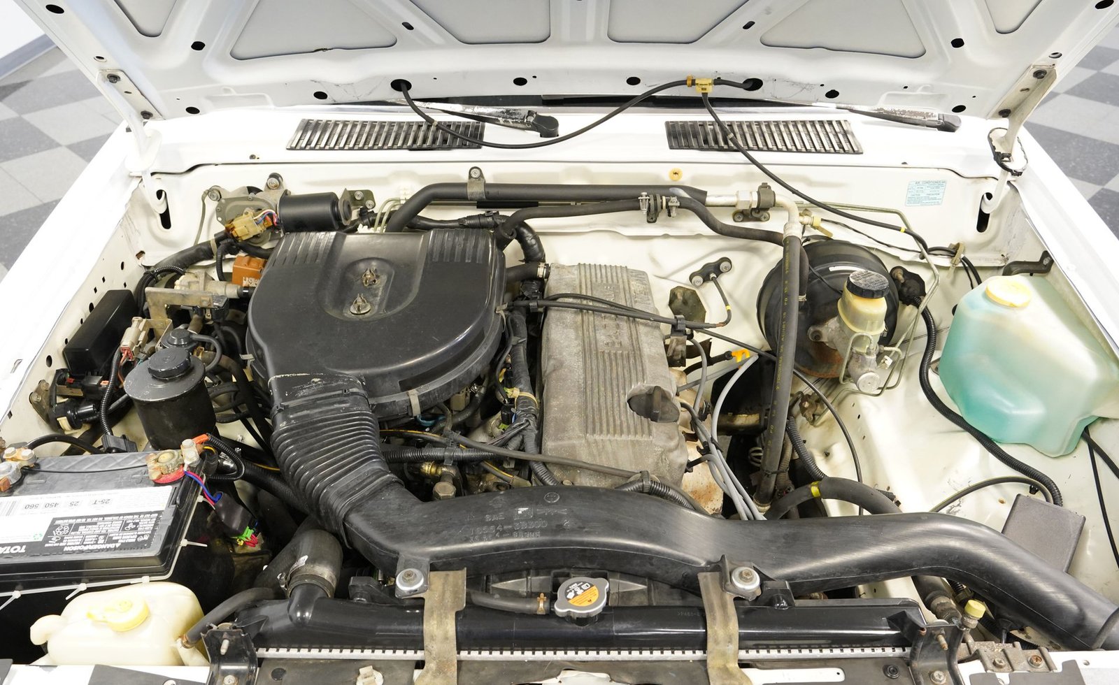 Nissan 1996 Hardbody SE Cabine Estendida - Imagem 29