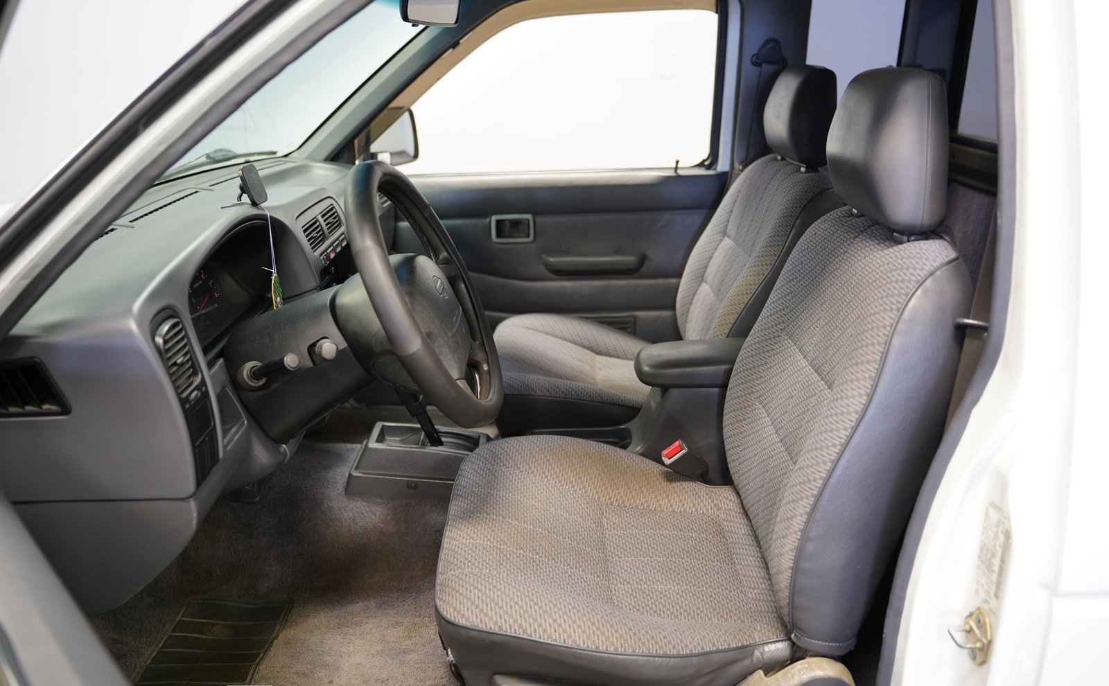 Nissan 1996 Hardbody SE Cabine Estendida - Imagem 12