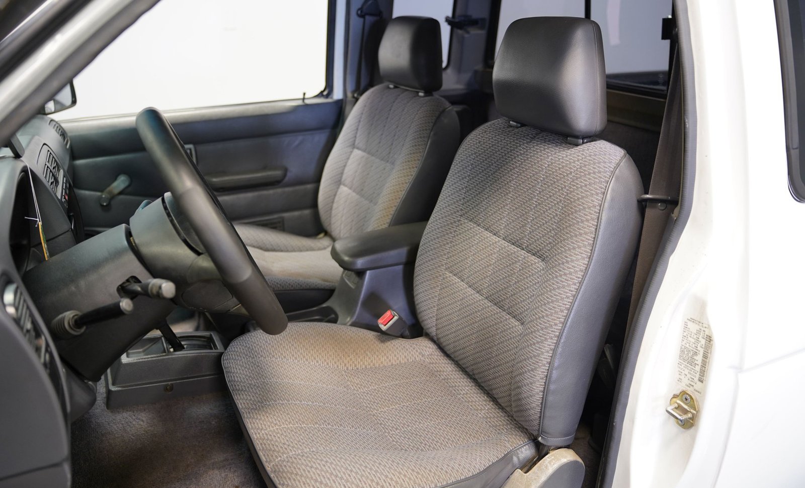 Nissan 1996 Hardbody SE Cabine Estendida - Imagem 7