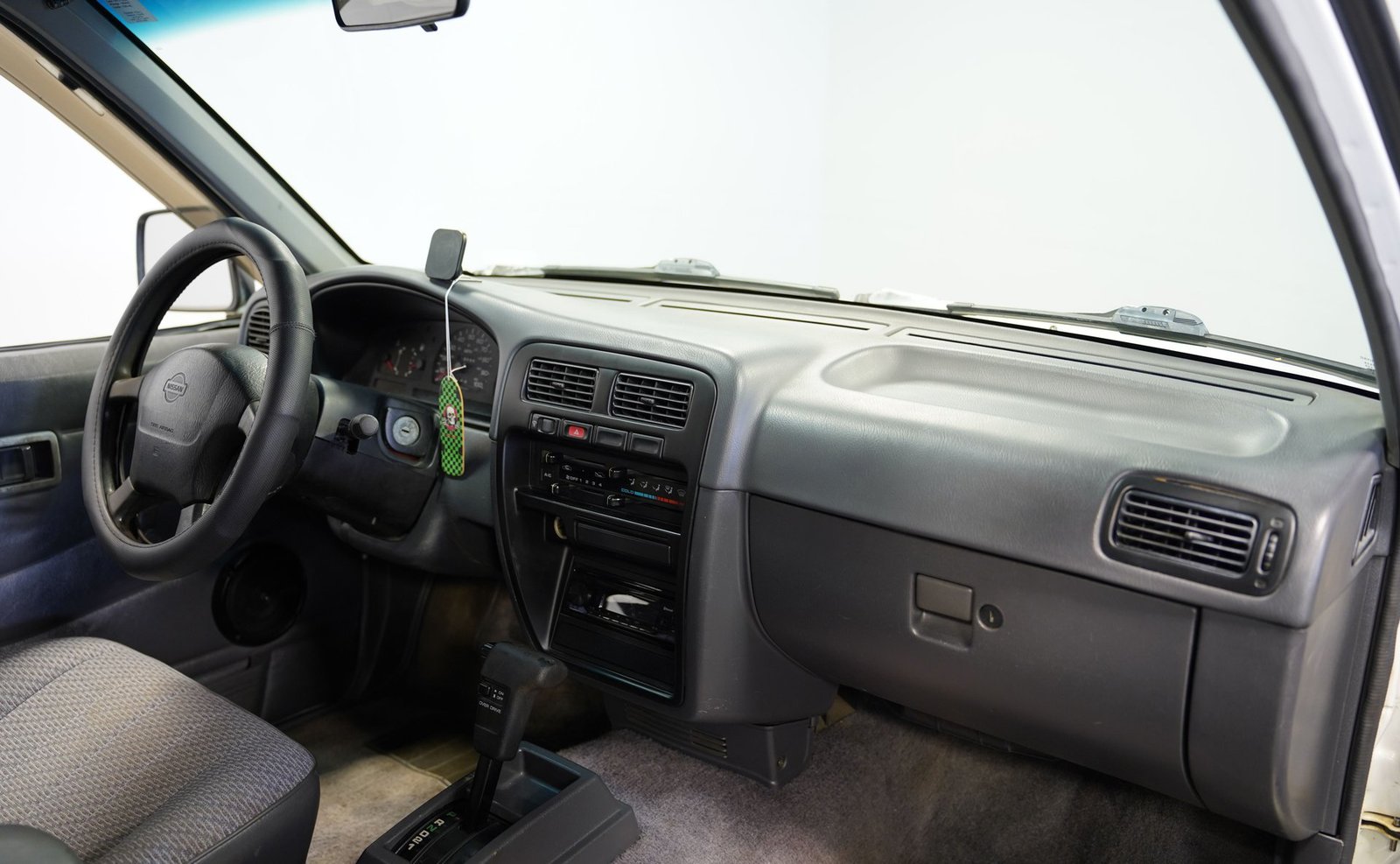 Nissan 1996 Hardbody SE Cabine Estendida - Imagem 4