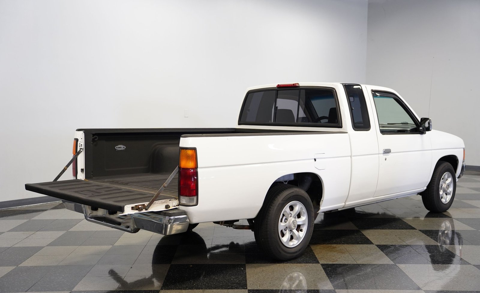 Nissan 1996 Hardbody SE Cabine Estendida - Imagem 3