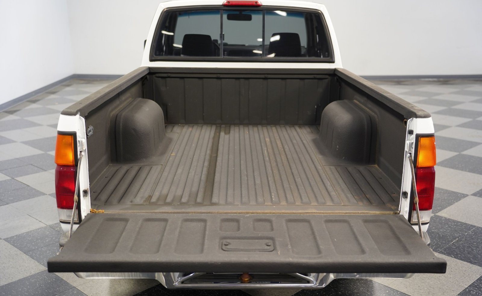 Nissan 1996 Hardbody SE Cabine Estendida - Imagem 2