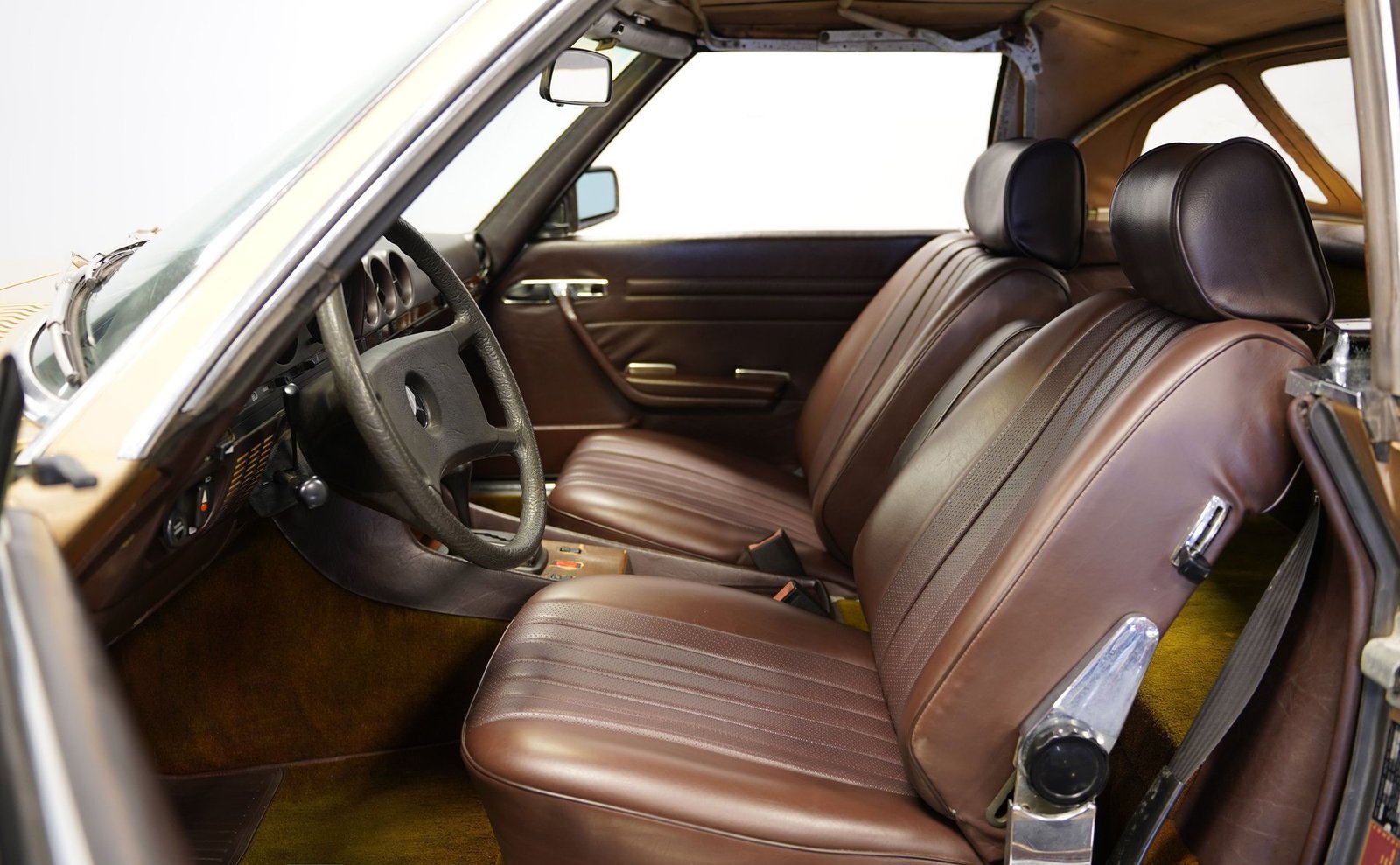 Mercedes-Benz 1982 380SL 107 - Imagem 14