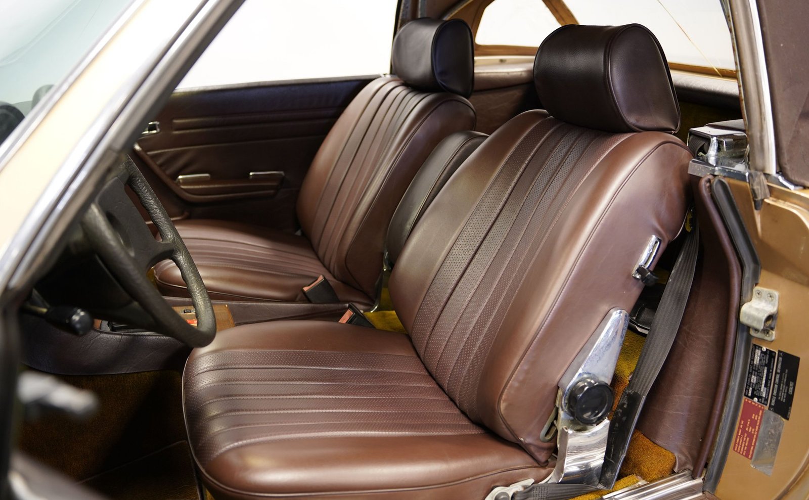Mercedes-Benz 1982 380SL 107 - Imagem 8