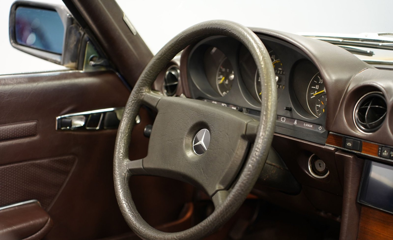 Mercedes-Benz 1982 380SL 107 - Imagem 4