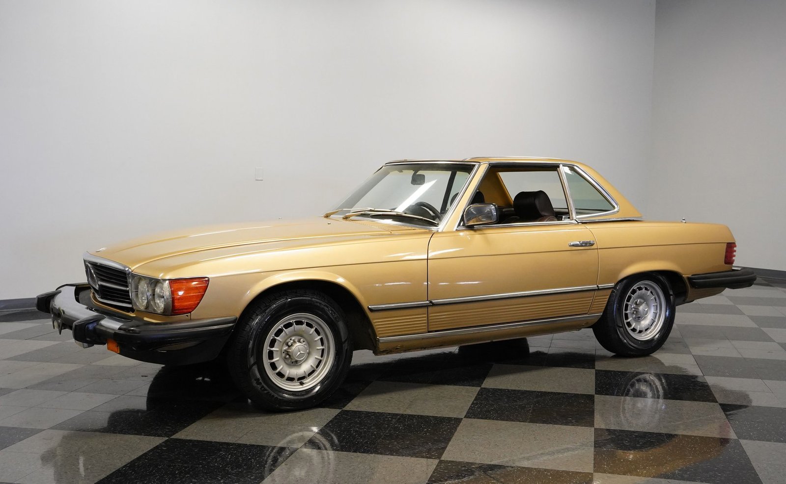Mercedes-Benz 1982 380SL 107 - Imagem 35