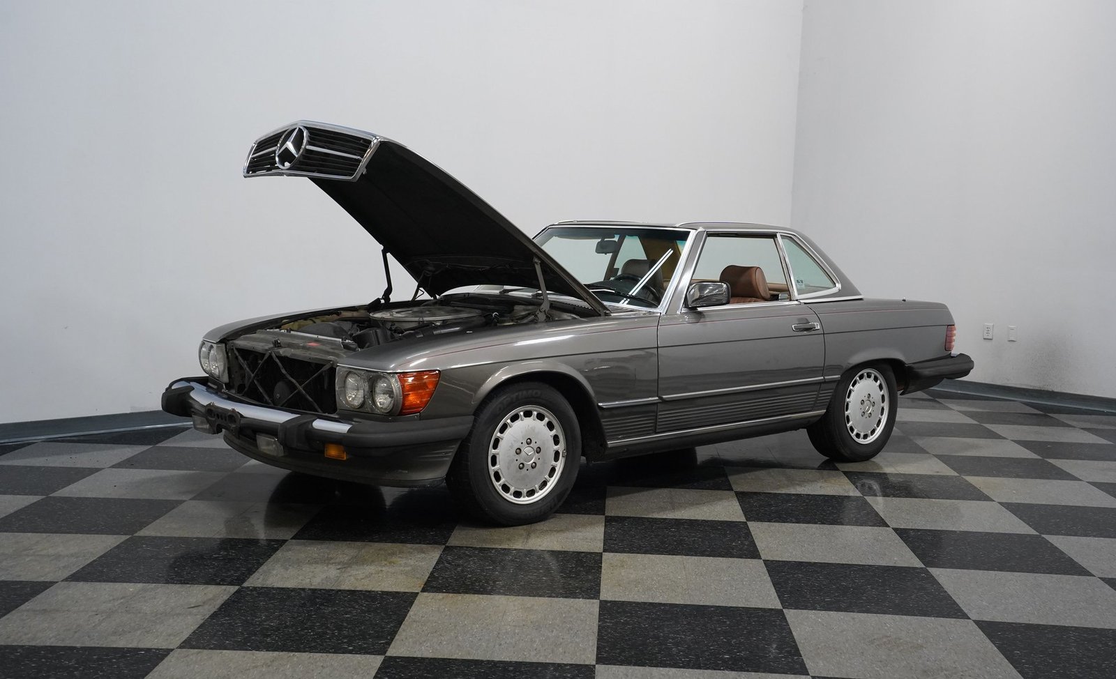 Mercedes-Benz 1986 560SL - Imagem 17