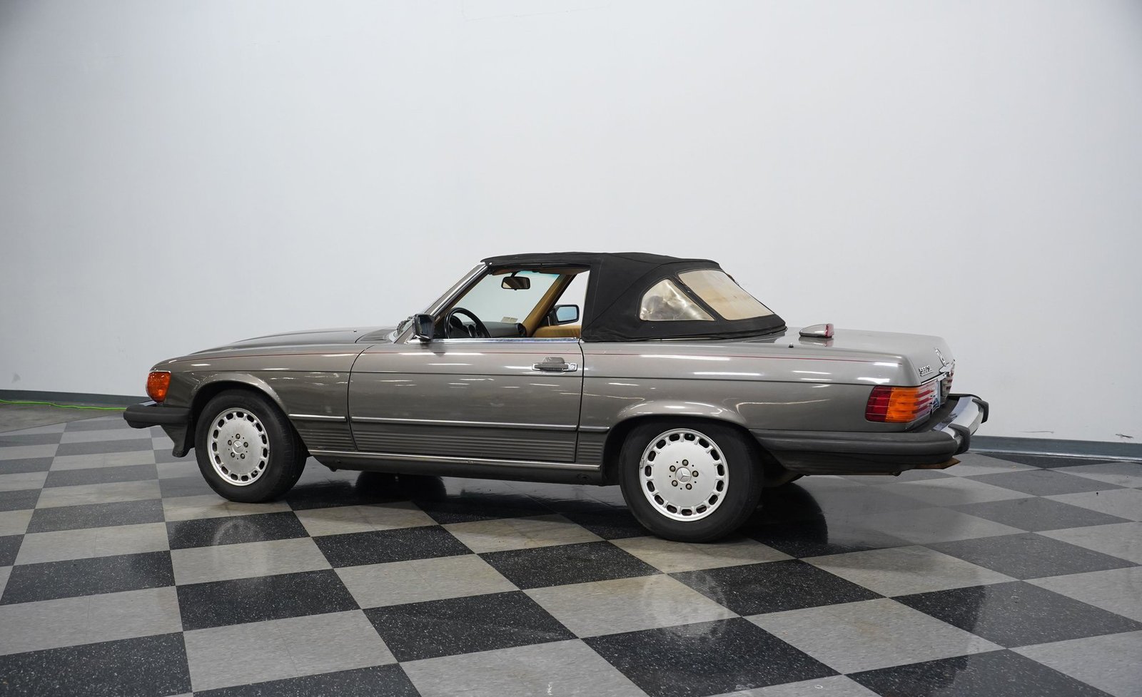 Mercedes-Benz 1986 560SL - Imagem 28