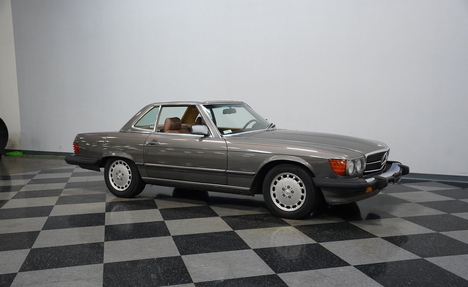 Mercedes-Benz 1986 560SL - Imagem 26