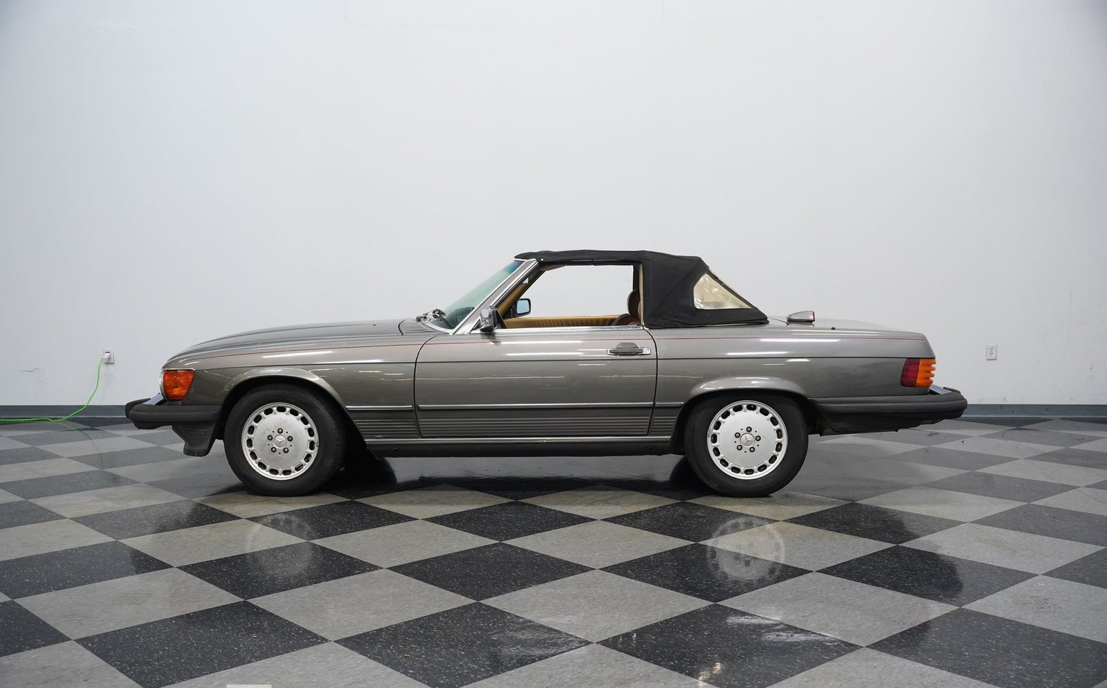 Mercedes-Benz 1986 560SL - Imagem 33